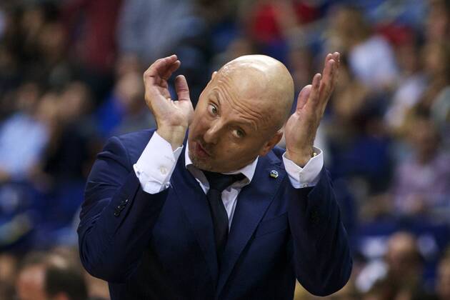 Basketball Berlin 02.12..2015 Eurocup Saison 2015 2016 Hauptrunde 8. Spieltag Alba Berlin - Le Mans Sarthe Basket Sasa Obradovic (Alba Berlin, Trainer)