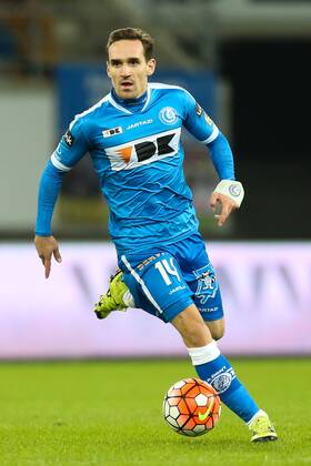 - GENT, BELGIUM: Gent s Sven Kums pictured in action during the Jupiler Pro League match between KAA Gent and SV Zulte Waregem, in Gent, Friday 04 December 2015, on the 18th day of the Belgian soccer championship. BRUNOxFAHY x04751788x