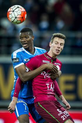 - GENT, BELGIUM: Gent s Kalifa Coulibaly and Essevee s Bruno Godeau fight for the ball during the Jupiler Pro League match between KAA Gent and SV Zulte Waregem, in Gent, Friday 04 December 2015, on the 18th day of the Belgian soccer championship. JASPERxJACOBS  x04751900x
