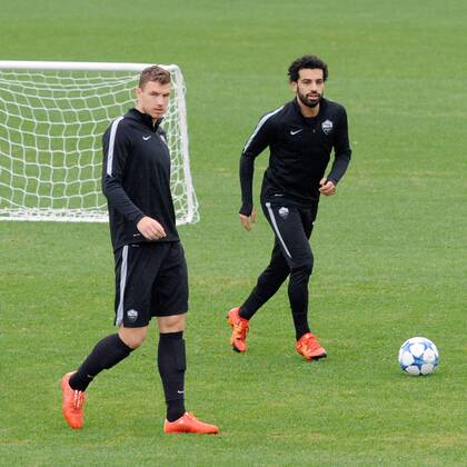 FuÃŸball, Champions League, AS Rom Training 08.12.2015. Technical Center Fulvio Bernardini, Rome, Italy. Uefa Champions League, GroupStage. Final training session AS Roma before their game with BATE on 9th Dec. Edin Dzeko and Salah. xACTIVAx  ActionPlus11687119