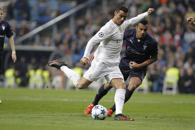Partido de futbol entre el Real Madrid y el Malmo FF de la Champions League 2015 2016, celebrado en el estadio Santiago Bernabeu, en Madrid 08 12 2015. Soccer match between Real Madrid and Malmo FF of the 2015 2016 Champions League, held at the Santiago Bernabeu stadium, in Madrid 12 08 2015. Cristiano Ronaldo score