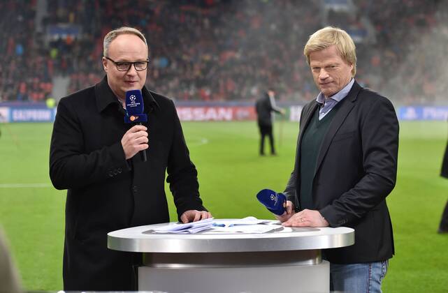 09.12.2015, Fussball, Saison 2015 2016, Champions League, 2015 16, Vorrunde, Bayer 04 Leverkusen - FC Barcelona Barca 1:1, ZDF Moderator Oliver Welke, li., und ZDF Fussball Experte Oliver Kahn