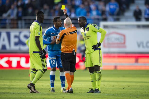 - GENT, BELGIUM: Gent s Rafinha Rafael Scapini de Almeida, Anderlecht s Kara Mbodji, referee Sebastien Delferiere and Anderlecht s Stefano Okaka pictured during the Jupiler Pro League match between KAA Gent and RSC Anderlecht, in Gent, Sunday 17 January 2016, on day 22 of the Belgian soccer championship. JASPERxJACOBS  x04775291x