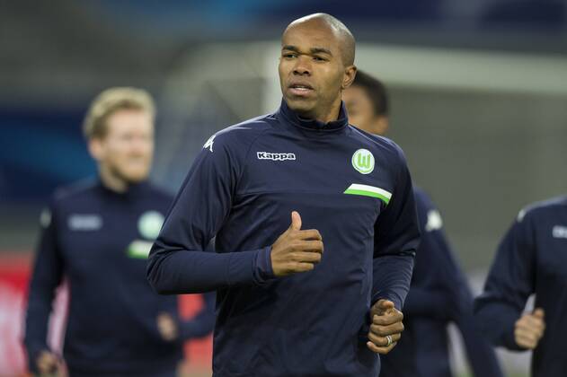 Fußball, Champions League, VfL Wolfsburg Training Wolfsburg s Naldo pictured in action during a training session of German soccer club VfL Wolfsburg, Tuesday 16 February 2016 in Gent. Wolfsburg is preparing for the first leg of the 1 8 finals of the UEFA Champions League competition against Belgian team KAA Gent tomorrow. JASPERxJACOBS  x04794188x