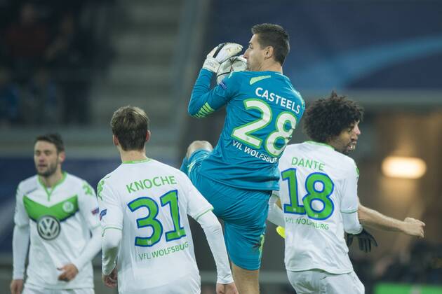 Wolfsburg s goalkeeper Koen Casteels pictured in action during a game between Belgian KAA Gent and German VfL Wolfsburg, a first leg of the 1 8 finals of the UEFA Champions League competition, in Gent, Wednesday 17 February 2016. JASPERxJACOBS x04794870x
