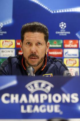 Fußball, Champions League, Atletico Madrid PK Coach Diego Simeone of Atletico Madrid during a press conference PK Pressekonferenz of Atletico Madrid prior to the Europa League match against PSV Eindhoven on February 23, 2016 at the Philips stadium in Eindhoven, The Netherlands. Atletico Madrid UEFA Europa League 2015 2016 xVIxJeroenxPutmansxIVx 5030213