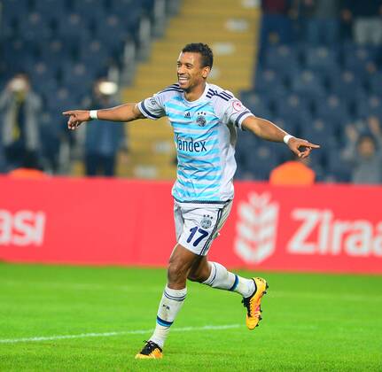 Fußball, Fenerbahce Istanbul - Amed SK Ziraat Turkish Cup quarter final second leg match between Fenerbahce and Amed Sportif at Ulker Stadium in Istanbul on March 03, 2016. Final Score : Fenerbahce 3 - Amed Sportif 1 Pictured: Luis Nani of Fenerbahce . 