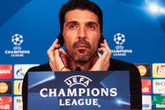 Bilder des Tages - SPORT March 15, 2016 - Munich, Germany - Juventus goalkeeper Gianluigi Buffon (1) during the Uefa Champions League Round of 16 press conference PK Pressekonferenz BAYERN MUNICH - JUVENTUS on 15 03 16 at the Allianz Arena in Munich, Germany. Juventus - Training & Press Conference  - ZUMAn230