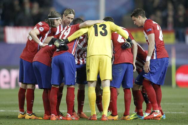 Fußball, Champions League, Atletico Madrid - PSV Eindhoven Atletico de Madrid s players before extra time during UEFA Champions League match. March 15,2016.  (20160315162)