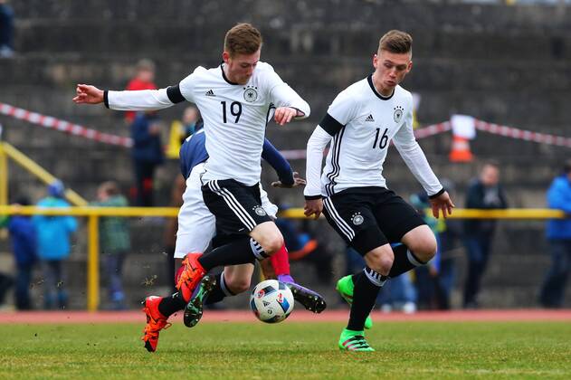 Konz Jannik Mause (Deutschland, links) und Jonas Busam (Deutschland, rechts) Deutschland vs Frankreich --- Fussball --- U18-Laenderspiel --- 24.03.2016 Copyright: Weissx Eibner-Pressefoto EP_rws