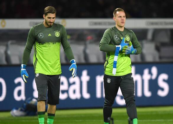 26.03.2016, Fussball Laenderspiel in Berlin, Deutschland - England 2:3, Torhueter Marc Andre Ter Stegen (Deutschland), re., und Torwart Kevin Trapp (Deutschland)