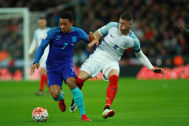 England v Netherlands . . Wembley, London, UK . . 29.03.2016 Memphis Depay (N) Ross Barkley (E) 