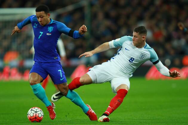 England v Netherlands . . Wembley, London, UK . . 29.03.2016 Memphis Depay (N) Ross Barkley (E) 