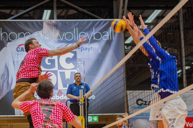 Angriff Roy FRIEDRICH ( 15, HER). Volleyball, TSV Herrsching (HER) - VfB Friedrichshafen (FN), Bundesliga, Saison 2015 2016, Playoff Viertelfinale, 2.Spiel, am 31.03.2016 in Herrsching N I K O L A U S H A L L E Deutschland. x20160331_114x