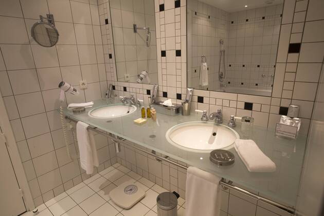 EURO 2016 - Mannschaftsquartier Albanien: Hotel L Agapa & Spa in Perros Guirec - Badezimmer FOOTBALL - Perros Guirec - 05 04 2016 AlexisCourcoux Panoramic