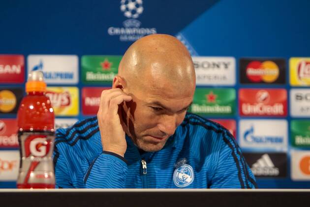 Fußball, UEFA Champions League, Pressekonferenz und Abschlusstraining VfL Wolfsburg und Real Madrid; Zinedine Zidane (Trainer Real Madrid) Portrait, Porträt, Einzelbild Pressekonferenz, PK, Presserunde. xtgx