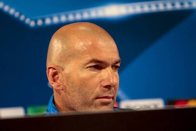 Fußball, UEFA Champions League, Pressekonferenz und Abschlusstraining VfL Wolfsburg und Real Madrid; Zinedine Zidane (Trainer Real Madrid) Portrait, Porträt, Einzelbild Pressekonferenz, PK, Presserunde. xtgx