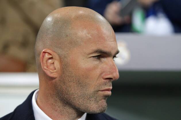 Wolfsburg VfL vs Real Madrid, CL Wolfsburg, Deutschland. 06.04.2016, FUßBALL - VfL Wolfsburg vs Real Madrid C.F., Champions League, Viertelfinale, Saison 2015-2016, Volkswagen Arena. Bild zeigt: Cheftrainer Zinedine Zidane (Real Madrid)