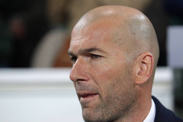 Wolfsburg VfL vs Real Madrid, CL Wolfsburg, Deutschland. 06.04.2016, FUßBALL - VfL Wolfsburg vs Real Madrid C.F., Champions League, Viertelfinale, Saison 2015-2016, Volkswagen Arena. Bild zeigt: Cheftrainer Zinedine Zidane (Real Madrid)