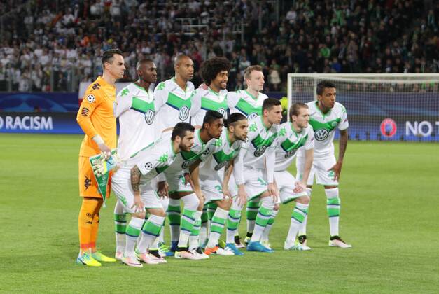 Wolfsburg VfL vs Real Madrid, CL Wolfsburg, Deutschland. 06.04.2016, FUßBALL - VfL Wolfsburg vs Real Madrid C.F., Champions League, Viertelfinale, Saison 2015-2016, Volkswagen Arena. Bild zeigt: VfL Mannschaft vor dem Spiel