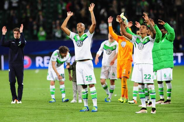 Fussball Champions League Viertelfinale VfL Wolfsburg - Real Madrid am 06.04.2016 in der Volkswagen Arena in Wolfsburg Schlussjubel bei der Mannschaft vom VfL Wolfsburg xPBJPGx