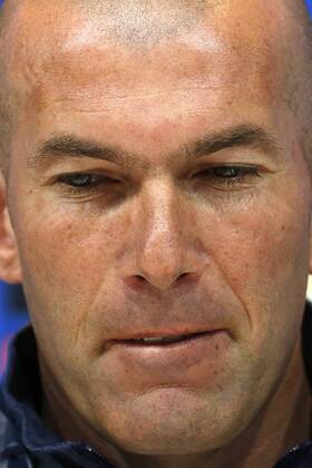 Head coach of Real Madrid, French Zinedine Zidane, holds a press conference PK Pressekonferenz following a training session at the team s sports complex in Valdebebas, Madrid, Spain, 11 April 2016. Real Madrid will face Wolfsburg in a UEFA Champions League quarter final second leg match on 12 April. Real Madrid presser !ACHTUNG: NUR REDAKTIONELLE NUTZUNG!  GRA223 20160411-635959816862420030