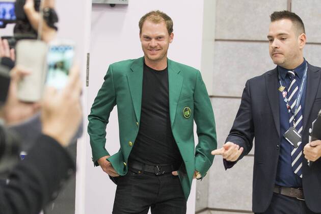 April 12, 2016 - Manchester, Lancashire, UK - Manchester UK. US Masters champion David Willett arrives back in Britain at Manchester Airport this morning after scooping the Ã‚Â£1.8M top prize in Augusta. David Willett  - ZUMAl94_