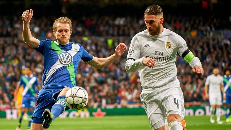 v.li.: Andre Schürrle (Wolfsburg, 17), Sergio Ramos (Real, 4), xjgx