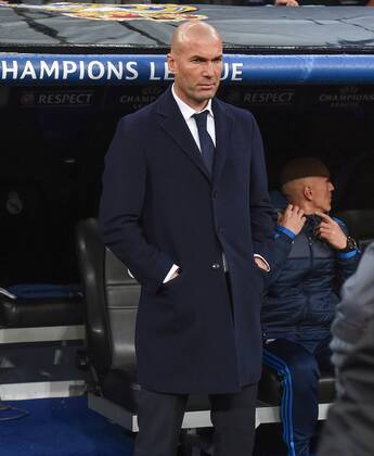 FUSSBALL CHAMPIONS LEAGUE SAISON 2015 2016 VIERTELFINALE RUECKSPIEL Real Madrid - VfL Wolfsburg 12.04.2016 Trainer Zinedine Zidane (Real Madrid) 
