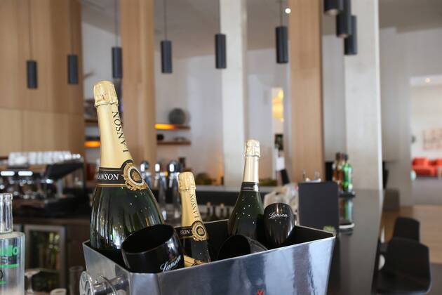SOCCER - UEFA EURO EM Europameisterschaft Fussball 2016, preview MONTPELLIER,FRANCE,15.APR.16 - SOCCER - UEFA European Championship EM Europameisterschaft 2016 in France, preview, base camp team ITA, Hotel Courtyard by Marriott. Image shows champagne. GEPAxpictures xAndreasxPranter
