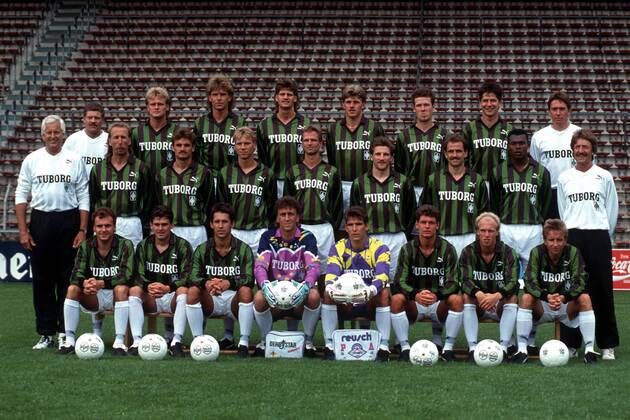 Kader Borussia Mönchengladbach 1991 1992, hi.v.li.: Jörg Neun (2.v.li.), Thomas Pfannkuch, Joachim Stadler, Michael Klinkert, Thomas Huschbeck, Hans Jörg Criens, Bernd Krauss, Mitte: Co Trainer Karl Heinz Drygalsky, Frank Schulz, Martin Max, Horst Steffen, Holger Fach, Thomas Kastenmaier, Christian Hochstätter, Bachirou Salou, Trainer Gerd vom Bruch, vorn: Martin Schneider, Manfred Stefes, Thomas Eichin, Torhüter Dirk Heyne und Uwe Kamps, Karlheinz Pflipsen, Peter Wynhoff, Norbert Meier
