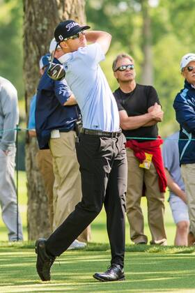 Golfer Morgan Hoffmann plays his shot from the 15th tee during the Wells Fargo Championship on Friday, May 6, 2016 at Quail Hallow Country Club in Charlotte, NC. David Grooms CSM PGA Golf Herren 2016: Wells Fargo Championship MAR 6 - ZUMAc04_