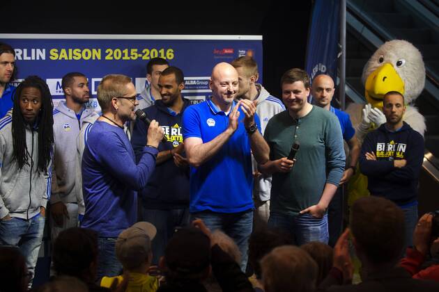 Basketball Berlin 17.05.2016 Saisonabschlussfeier mit den Fans Sasa Obradovic (Alba Berlin, Trainer)