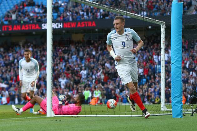 Fußball, Länderspiel, England - Türkei Jamie Vardy of England celebrates scoring his sides second goal during the International Friendly Länderspiel match at the Etihad Stadium. Photo credit should read: Philip Oldham Sportimage EDITORIAL USE ONLY. No use with unauthorised audio, video, data, fixture lists, club league logos or live services. Online in-match use limited to 120 images, no video emulation. No use in betting, games or single club league player publications.