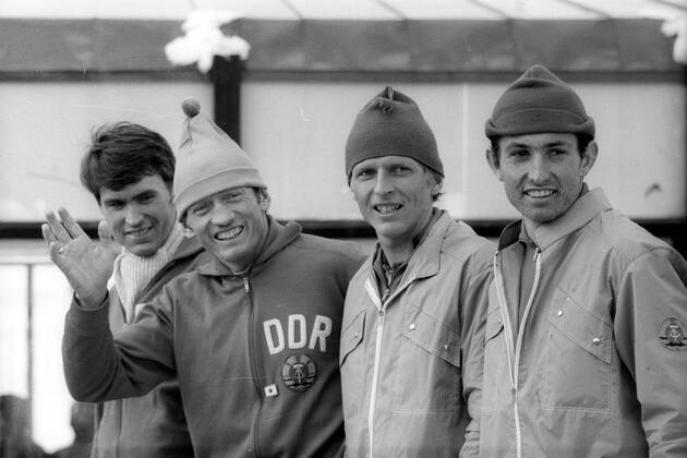 Olympische Spiele 1972 in Sapporo, die drittplazierte 4x7,5km Staffel der DDR mit Hansjörg Knauthe, Joachim Meischner, Dieter Speer, Horst Koschka