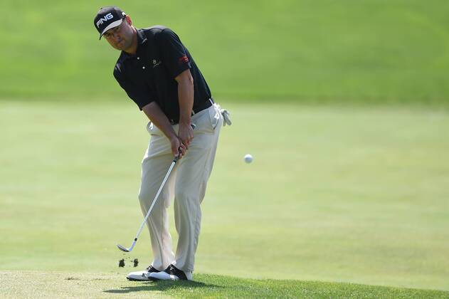 June 25, 2016 - Rob Oppenheim chips onto the second green during third round play at the Quicken Loans National at Congressional Country Club in Bethesda MD. PGA Golf Herren 2016: Quicken Loans National JUN 25 - ZUMAcjm_