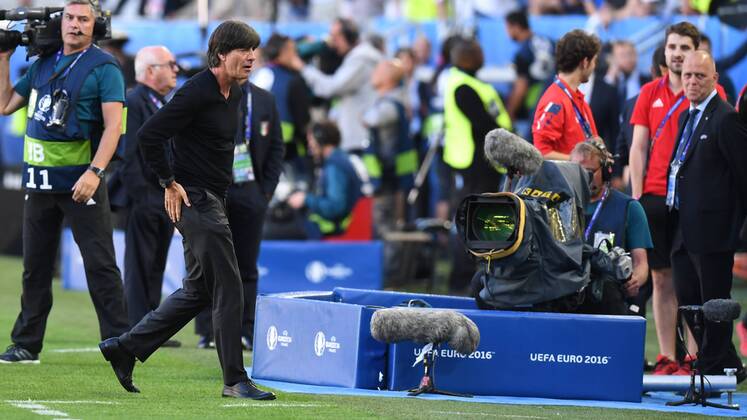 Fussball, Herren, Saison 2015 16, EM 2016 in Frankreich, Viertelfinale in Bordeaux, Deutschland - Italien, Bundestrainer Joachim Löw (Deutschland) vor dem Spiel, 02.07.2016,