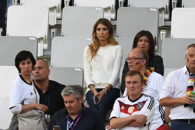 Fussball, Herren, Saison 2015 16, EM 2016 in Frankreich, Viertelfinale in Bordeaux, Deutschland - Italien, Cathy Hummels vor dem Spiel in Bordeaux, 02.07.2016,