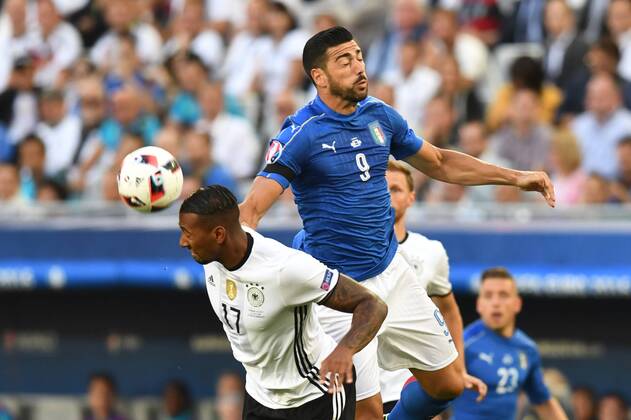 Fussball, Herren, Saison 2015 16, EM 2016 in Frankreich, Viertelfinale in Bordeaux, Deutschland - Italien, Jerome Boateng (Nr. 17, Deutschland), Graziano Pelle (Nr. 9, Italien), 02.07.2016,
