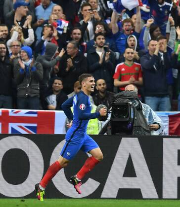Fussball, Herren, Saison 2015 16, EM 2016 in Frankreich, Viertelfinale in Saint-Denis, Frankreich - Island 5:2, Antoine Griezmann (Frankreich), Jubel nach Tor zum 4:0, 03.07. 2016,