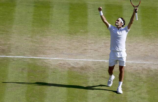 LONDON, July 6, 2016 -- Roger Federer of Switzerland celebrates after the men s singles quarterfinal with Marin Cilic of Croatia on Day 9 at the Championships Wimbledon 2016 in London, Britain on July 6, 2016. ) (SP)BRITAIN-LONDON-TENNIS-WIMBLEDON-DAY 9 YexPingfan 