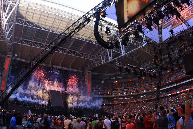 Mar 28, 2010 - Phoenix, Arizona, USA - The scene at the Phoenix Stadium during WWE Wrestlemania 26. WWE 2010 - Wrestlemania 26 - ZUMAr72_