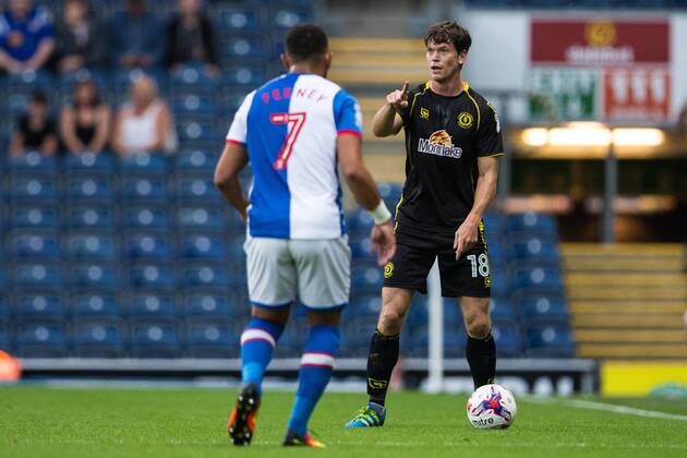 23.08.2016. Ewood Park, Blackburn, England. EFL Cup Football. Blackburn Rovers versus Crewe Alexandra. Crewe Alexandra midfielder Billy Bingham points to space as he is closed down by Blackburn Rovers midfielder Liam Feeney. xTimxWilliamsx  ActionPlus11779471
