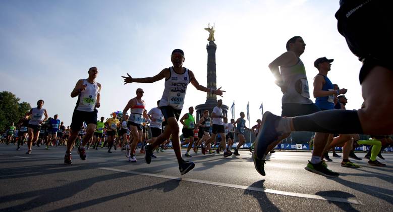 Bilder des Tages - Sport scc events 25.09.2016 43 BMW BERLIN MARATHON