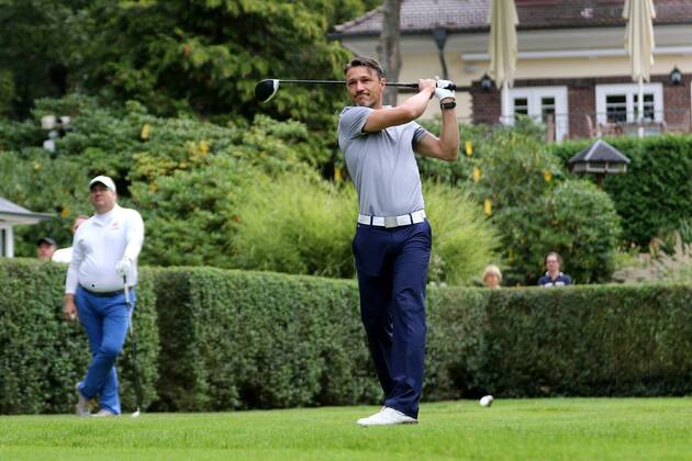 26.09.2016 Frankfurt, Frankfurter Golf Club Eintracht Frankfurt (SGE) Golf Open Der erste Abschlag von Trainer Niko Kovac Eintracht Frankfurt