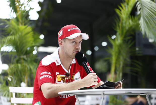 05 Sebastian Vettel (GER, Scuderia Ferrari), Motorsports: FIA Formula One World Championship WM Weltmeisterschaft 2016, Grand Prix of Malaysia, xHOCHxZWEIx