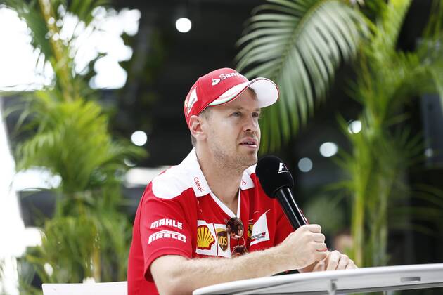 05 Sebastian Vettel (GER, Scuderia Ferrari), Motorsports: FIA Formula One World Championship WM Weltmeisterschaft 2016, Grand Prix of Malaysia, xHOCHxZWEIx