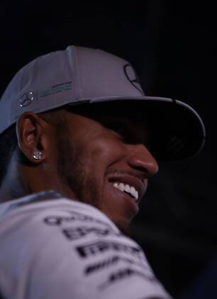 Mercedes British driver Lewis Hamilton participates at a promotional event in Sao Paulo, Brazil, 09 November 2016. Brazil s Formula One Grand Prix will be celebrated next Sunday at the Interlagos racetrack. MERCEDES DRIVER LEWIS HAMILTON IN SAO PAULO !ACHTUNG: NUR REDAKTIONELLE NUTZUNG! SAO001 20161110-636143329437934145