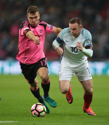 November 11, 2016 - London, England, United Kingdom - England s Wayne Rooney holds of James McArthur of Scotland during FIFA World Cup WM Weltmeisterschaft Fussball Qualifying - European Region - Group F match between England and Scotland at Wembley stadium 11 Nov 2016 England v Scotland - FIFA 2018 World Cup Qualifier  - ZUMAn230 20161111_zaa_n230_340