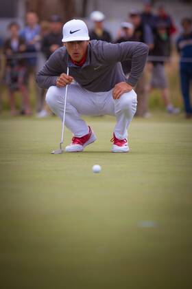 MELBOURNE, VIC - NOVEMBER 27: Thorbjorn Olesen lines up his shot on the final day of the ISPS HANDA World Cup of Golf on November 27, 2016, at Kingston Heath Golf Club in Melbourne, Australia. (Photo by Jason Heidrich Icon Sportswire) GOLF: NOV 27 World Cup of Golf - Final Round Icon161127084 EDITORIAL USE ONLY
